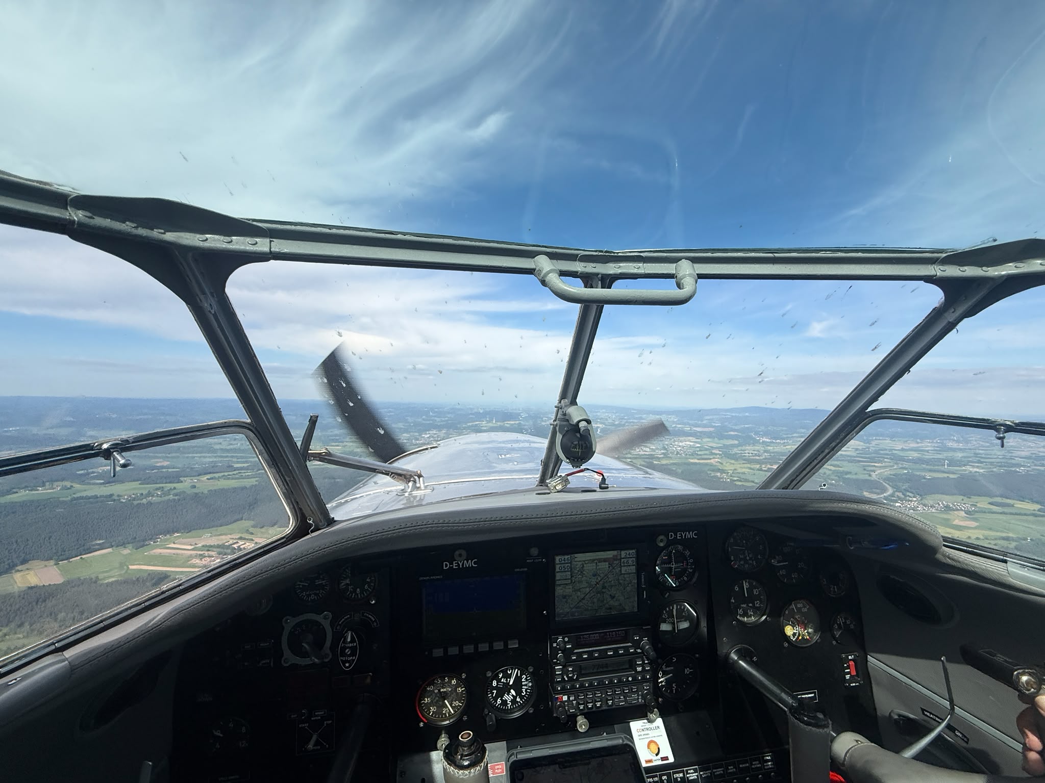 Rundflug mit der legendären Yakovlev Yak-18T über Leipzig ab Flugplatz Taucha